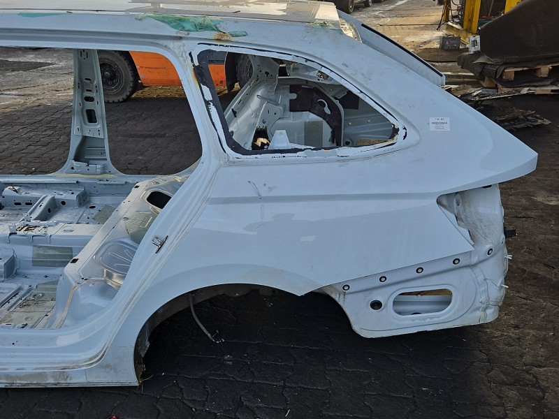 Błotnik tył lewy Skoda Octavia IV ćwiartka LS9R