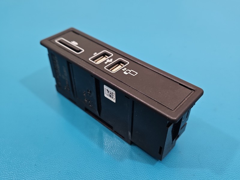 Gniazdo USB Mercedes W213 A2138200400, A2139061206