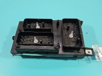 Skrzynka bezpieczników Opel Astra III H 13268301