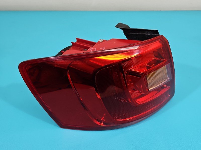 Lampa tył lewa Vw Jetta VI sedan Lampa tył lewa Vw Jetta VI sedan