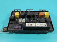 Skrzynka bezpieczników Opel Zafira B 13206754