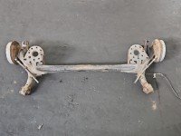 Tylna belka oś tył Toyota Yaris II 1.4 D4D