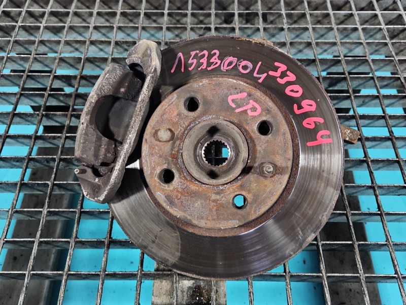 Zwrotnica lewa piasta przód 1.1 wiel Fiat Seicento