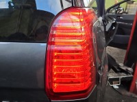 Lampa tył prawa Peugeot, Uszkodzone jedno mocowanie trzymający wkład. Brak nr Peugeot 5008 HB