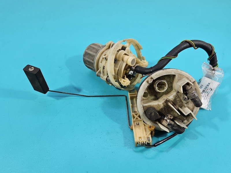 pompka Pompa paliwa Audi 80 B4 2.0 8V wiel 8A0201319A Producent części: Audi, Benzyna