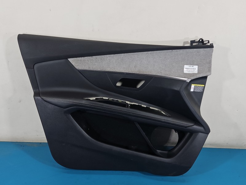 Tapicerka drzwi przód lewa boczek Peugeot 3008 II