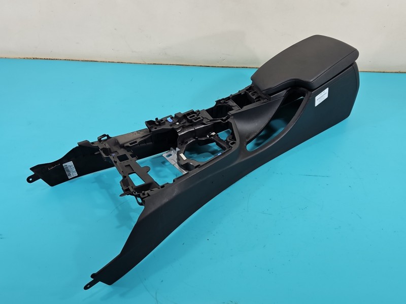 Podłokietnik TUNEL bmw F30 9235467 EUROPA