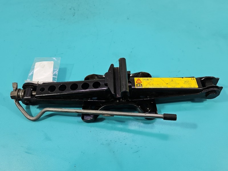 lewarek Podnośnik samochodowy trapezowy Volvo V50 S40 II