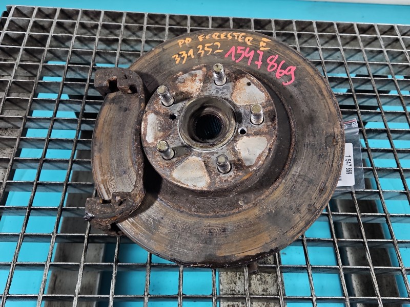 Zwrotnica prawa piasta przód 2.0 boxer Subaru Forester II SG