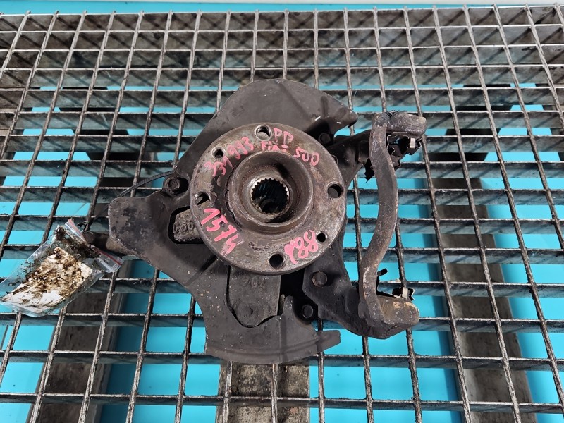 Zwrotnica prawa piasta przód 1.3 jtd Fiat 500 07-20