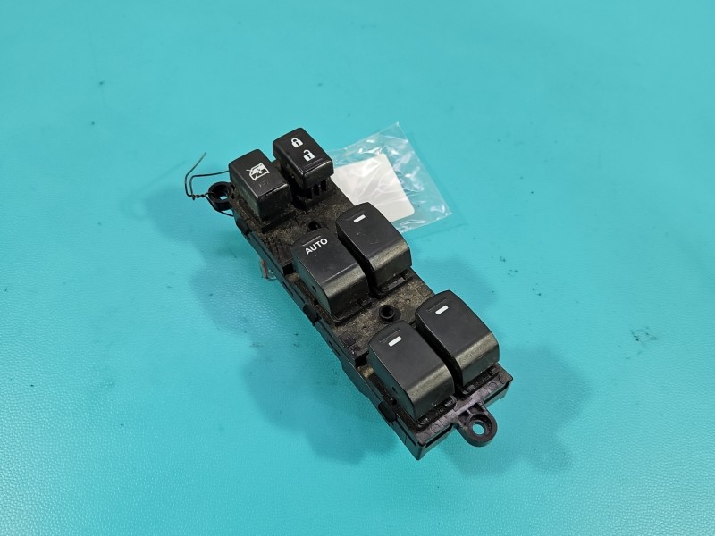 Przełącznik szyb Suzuki Sx4 S-Cross 13-21 Suzuki EU