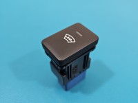 Przełącznik podgrzewania szyby przedniej Mitsubishi Eclipse Cross 8616A052