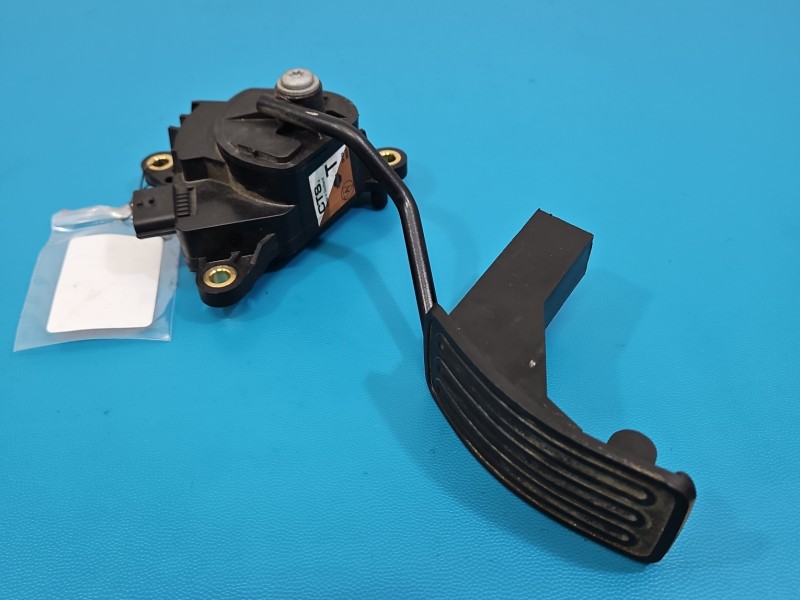 Pedał gazu potencjometr Nissan Qashqai I J10 06-13 1.6 16V (HR16DE)