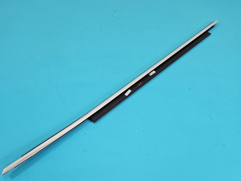 Listwa drzwi przód lewa AUDI Q5 08- 8R0853283E