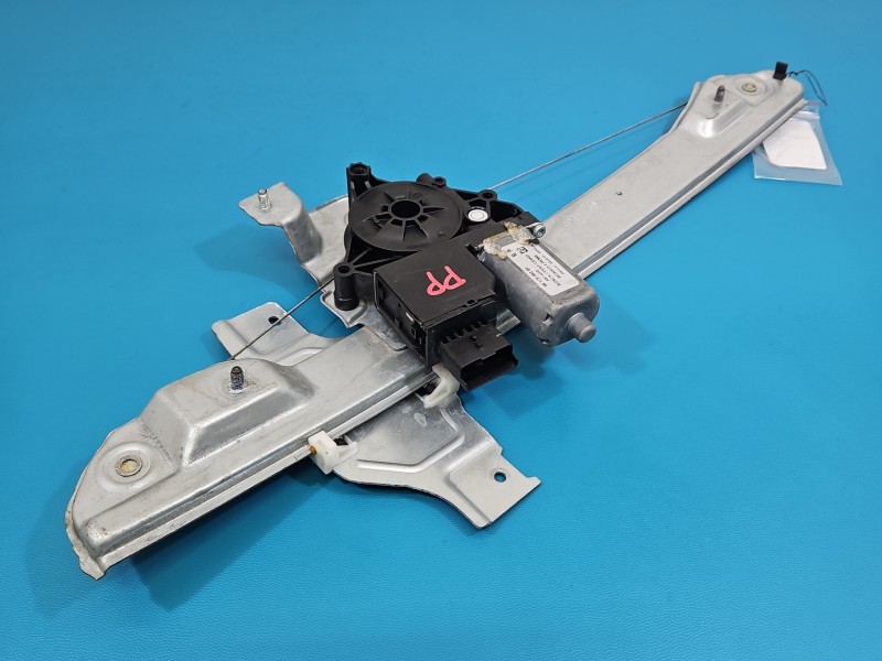 Podnośnik przód prawy SZYBY WINDA Peugeot 2008 I Peugeot, 6pin .Popękany plastik mocowania szyny 0130824160, 9815999280 5d HB