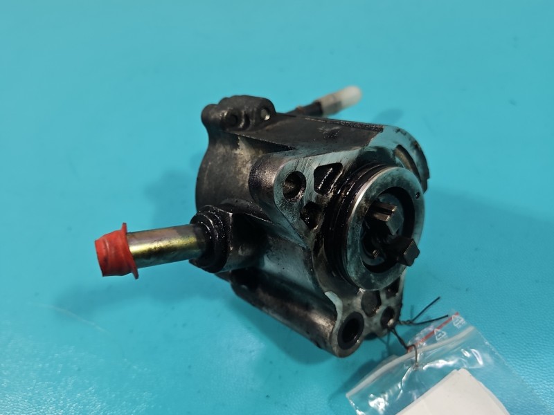 Pompa vacum Toyota Avensis II T25 29300-27020, 081000-2740 2.0 D4D