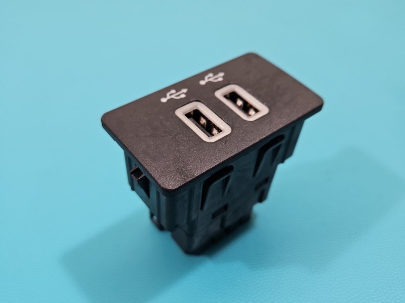 Gniazdo USB Ford Transit Connect II MK2 12-22