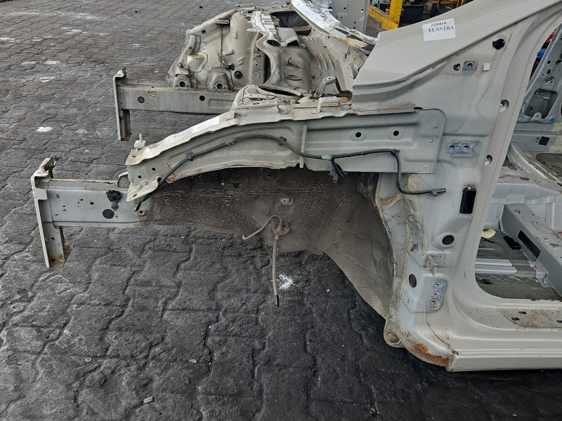 Podłużnica lewa fartuch ćwiartka Hyundai Elantra V 10-16 Podłużnica lewa fartuch ćwiartka Hyundai Elantra V 10-16