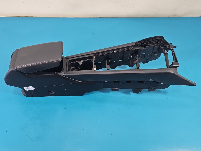 Podłokietnik TUNEL Cupra Formentor 960312000, 5FA858329 EUROPA