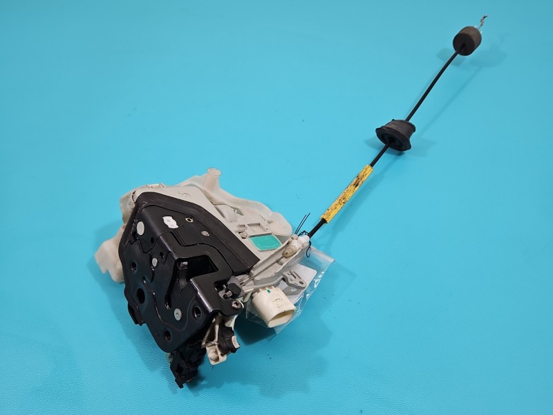 Zamek przód lewy 8J1837015D AUDI Q5 08- EUROPA Producent części: Audi, 6pin