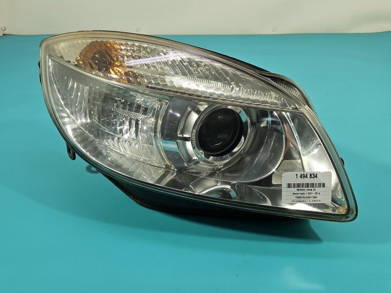 Reflektor prawy lampa przód Skoda Fabia II EUROPA