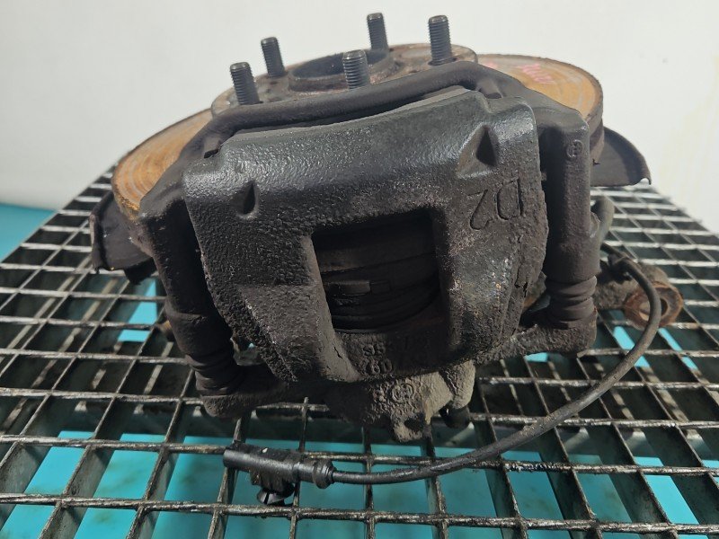 Zacisk przód prawy Toyota Corolla E16 E18 13- 1.6 16V