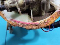 pompka Pompa paliwa Opel Signum 2.2 16V Producent części: OPEL, 4 PIN Popekana górna pokrywa