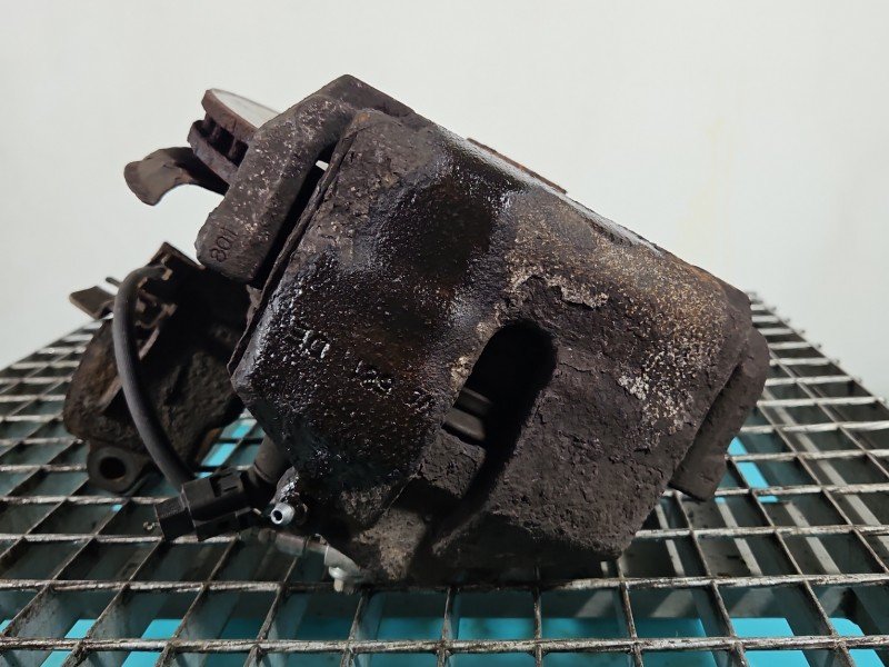 Zacisk przód lewy Vw Golf plus 1.9 tdi