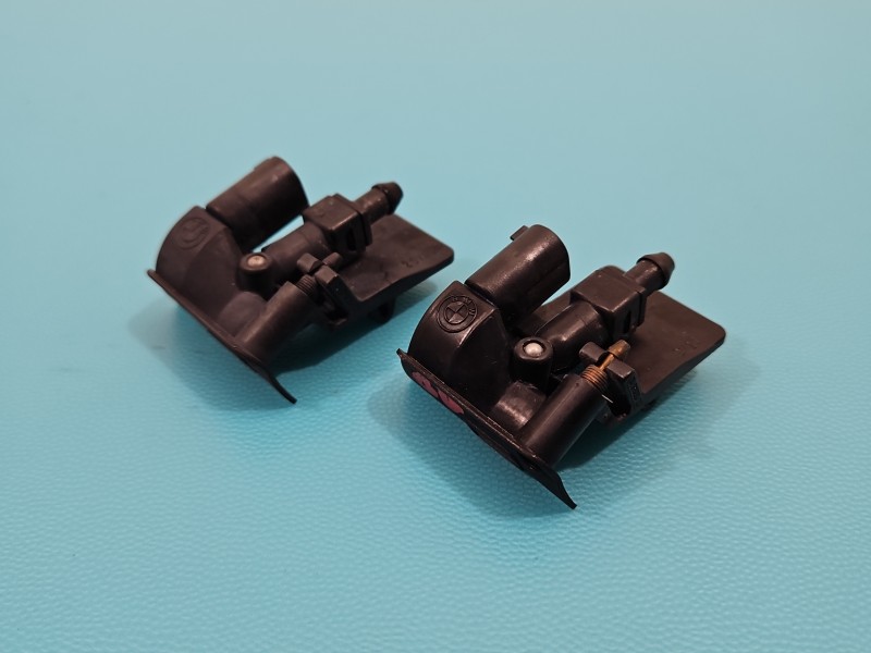 Spryskiwacz maski BMW X1 E84 13264010