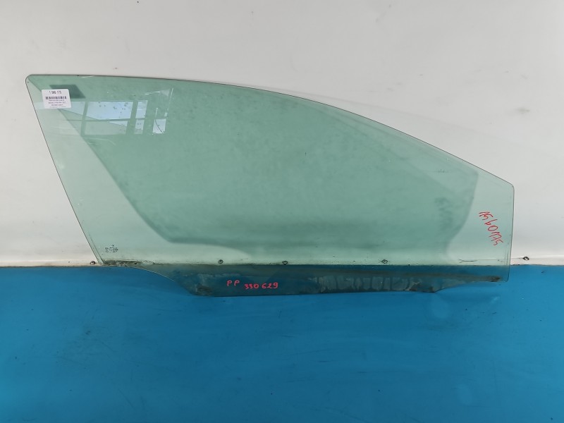 Szyba drzwi przód prawa pasażera Mercedes W169 HB