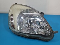 Reflektor prawy lampa przód Toyota Yaris I EUROPA