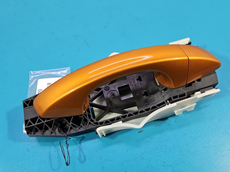 Klamka tył prawa zewnętrzna Skoda Fabia IV 5N0839885H LA2Z