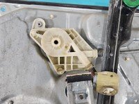 Podnośnik przód lewy Vw Transporter T5 07H0837729L, 038070009 5d HB