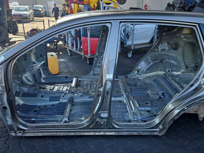 Próg lewy SŁUPEK ŚRODKOWY B Toyota Rav4 IV HB 5d 4T3