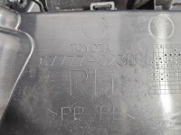 Tapicerka drzwi przód prawa boczek Toyota Auris II 67777-02300