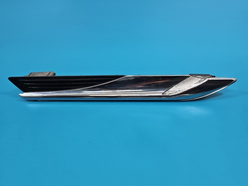 Kierunkowskaz przód prawy Bmw F06 Gran Coupe 7221860