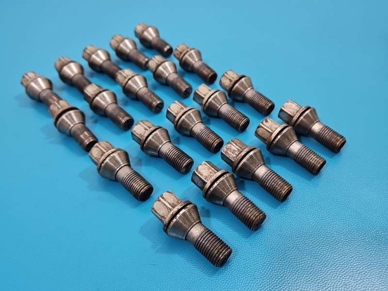 Śruby kół Maserati Quattroporte VI 13- szpilki