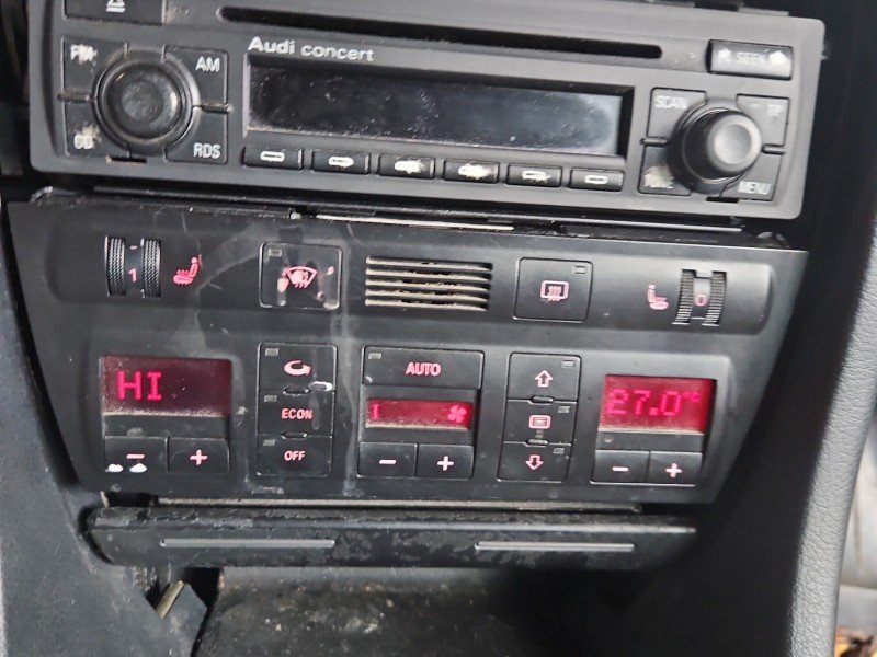 Konsola panel nawiewu Audi A6 C5 4B0820043L