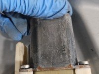 Podnośnik przód lewy Ford Focus Mk2 7M51A203A29BA, 4M51A219A65CN, 7M51-A203A29BA 5d HB