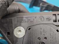 Pas bezpieczeństwa przód prawy pasażera Vw Touran I 1T1857706B