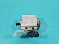 pompka Pompa paliwa Vw Golf V 1.6 FSI 0261520024, 21161484