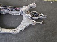 Tylna belka oś tył Toyota Rav4 V 2.5 hybryda