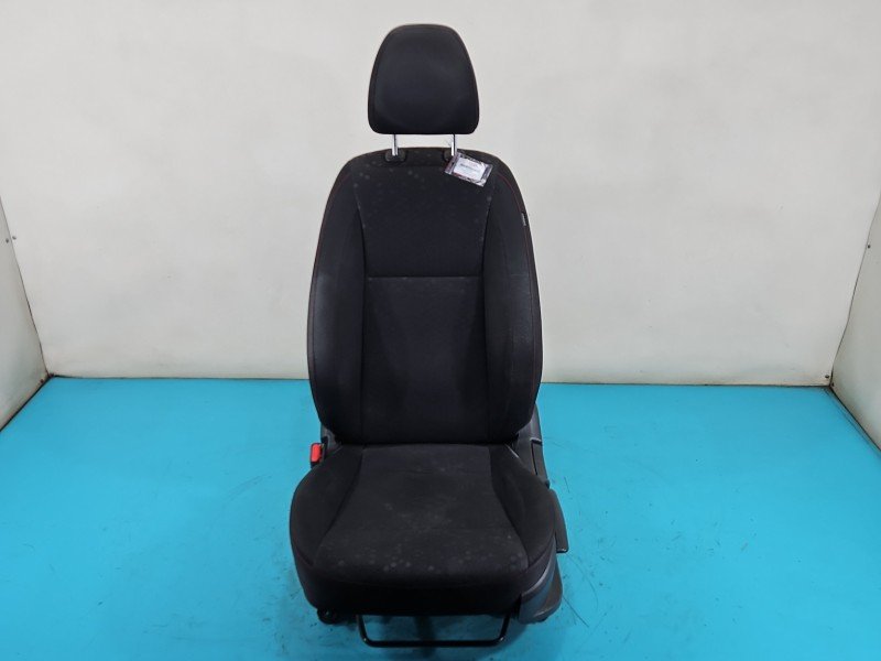 Fotel lewy przód kierowcy HYUNDAI i20 II 14-20 EU Fotel lewy przód kierowcy HYUNDAI i20 II 14-20 EU
