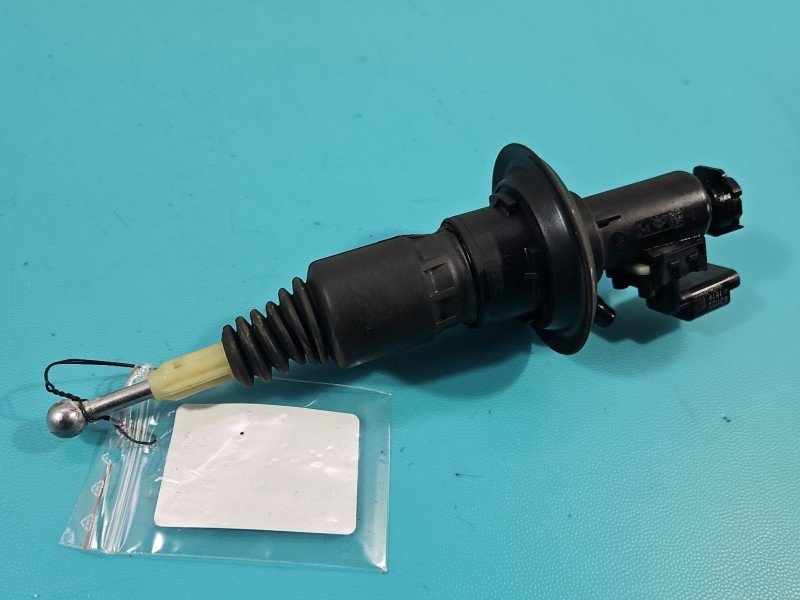 Pompka sprzęgłowa Opel Astra VI L 9829937180 1.5 cdti