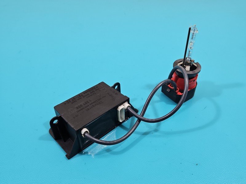Przetwornica xenon Skoda Octavia I 1307329057 Przetwornica xenon Skoda Octavia I 1307329057