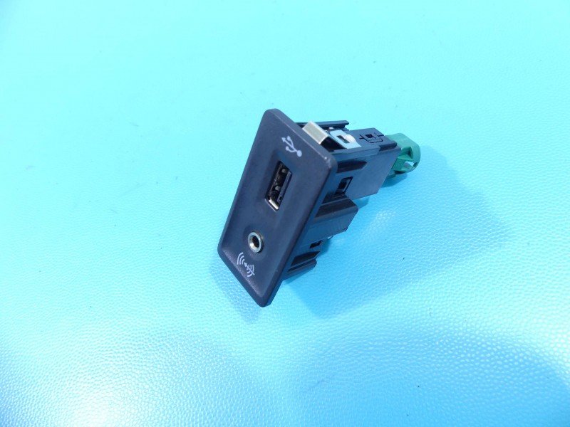 Gniazdo USB Seat Leon III 12-16 5Q0035724, 5Q0035726E