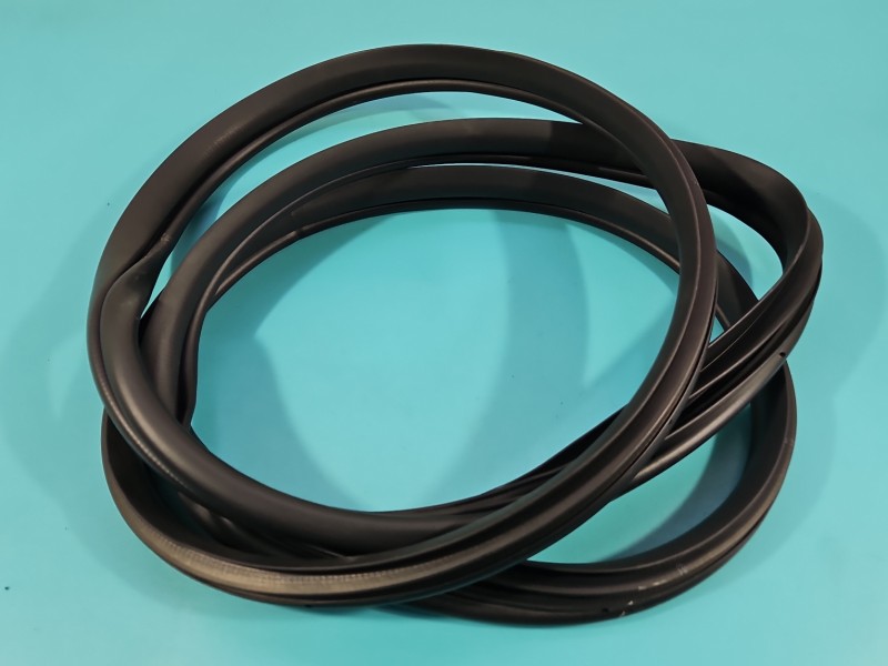 Uszczelka drzwi przód prawa Hyundai Elantra VII 20-