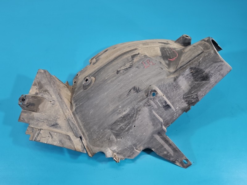 Nadkole przód lewe Mercedes W204 A2046983930