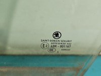 Szyba drzwi przód lewa Skoda Fabia III HB