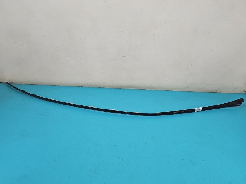 Listwa dachowa prawa dachu Mercedes W205